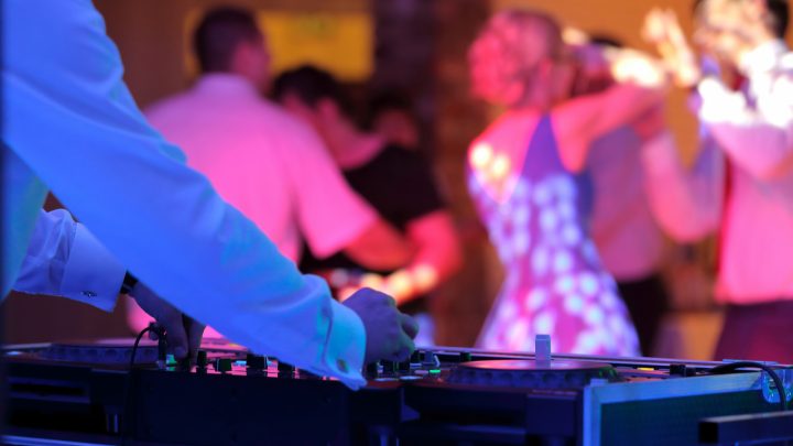 Die besten Tipps für die perfekte Hochzeitsparty mit Hochzeits-DJ