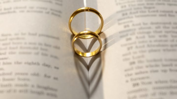 Liebevolle Hochzeitssegen: biblische, irische und moderne Sprüche
