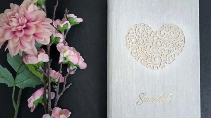 Stammbuch zur Hochzeit: Worauf du achten solltest & die schönsten Exemplare