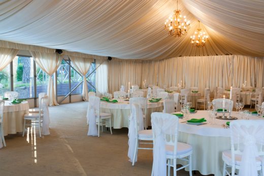 Hochzeit im Zelt: Die schönsten Zelte und besten Tipps