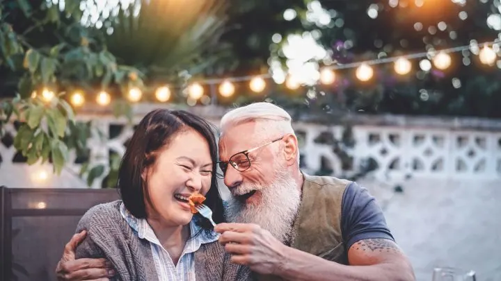 30. Hochzeitstag: Bräuche, Geschenkideen und Sprüche zur Perlenhochzeit