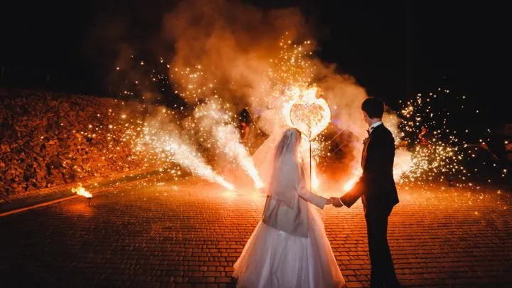 Brennendes Herz Hochzeit: Die Flamme eurer Liebe, die nie ausgeht