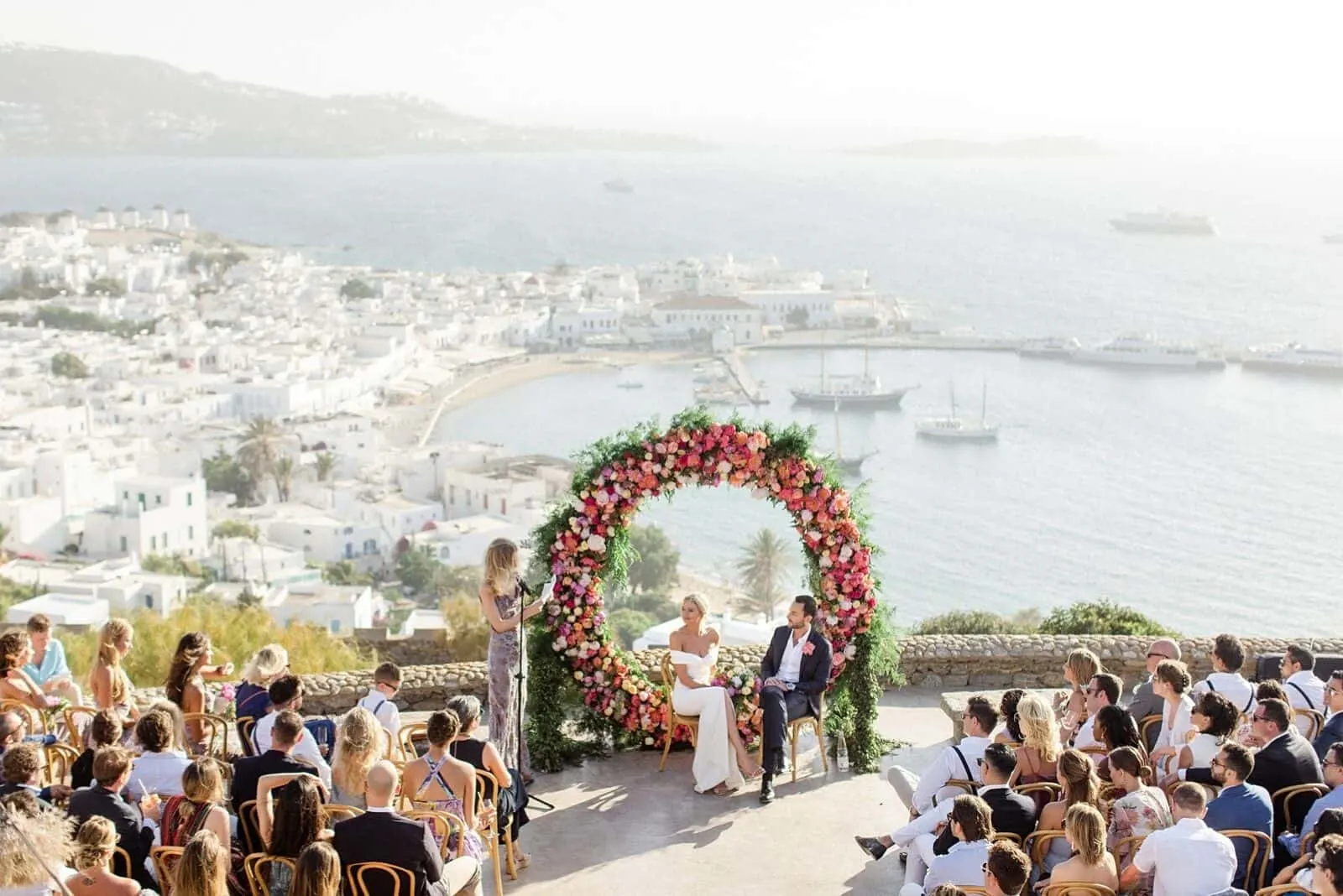 eine schöne griechische Hochzeit auf der Terrasse