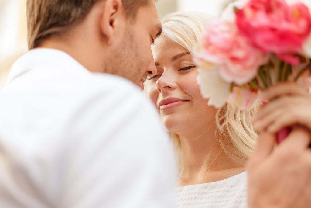 Die 60 schönsten Glückwünsche zum 1. Hochzeitstag