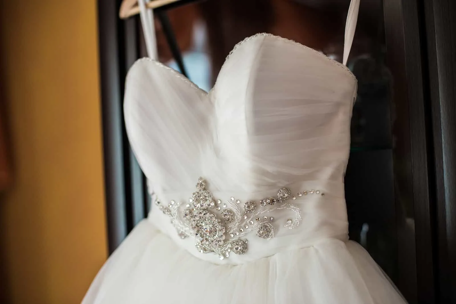 Hochzeitskleid auf dem Gestell
