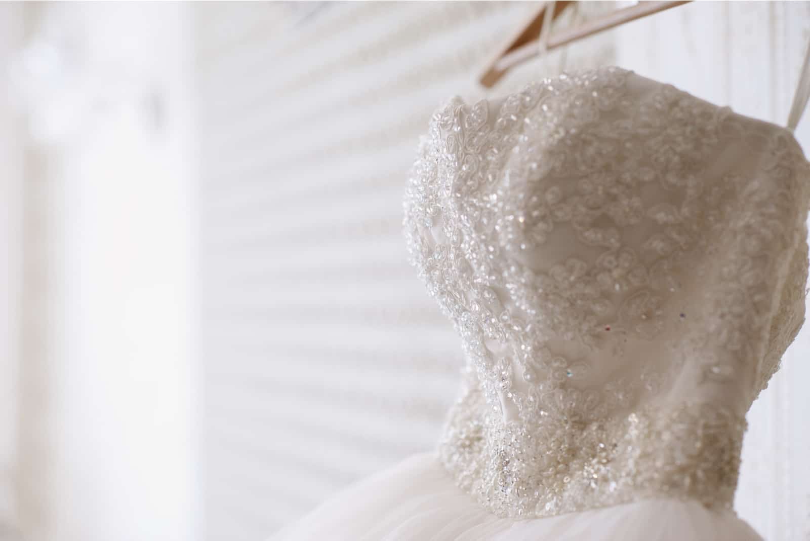Brautkleid selbst reinigen - Die preiswertesten Brautkleid selbst reinigen ausführlich analysiert!